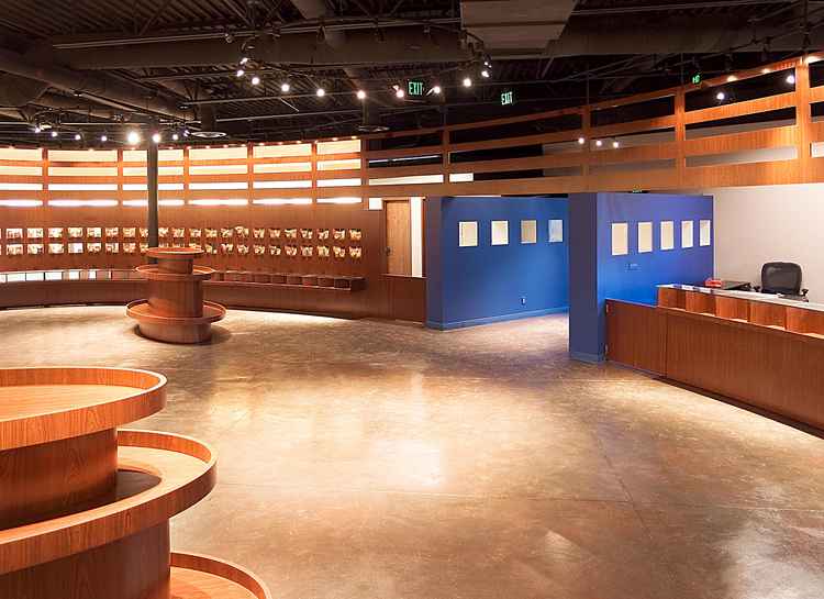 Jerry's Nut House wide-angle view